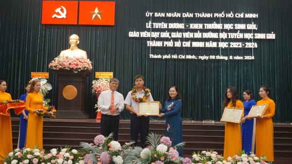 TP.HCM vinh danh, khen thưởng học sinh giỏi, giáo viên đạt thành tích cao