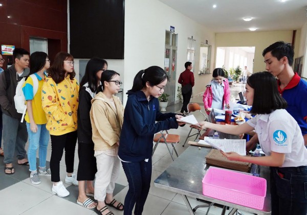 Tăng gấp đôi số thí sinh đăng ký dự thi vào Trường ĐH Sư phạm TP.HCM