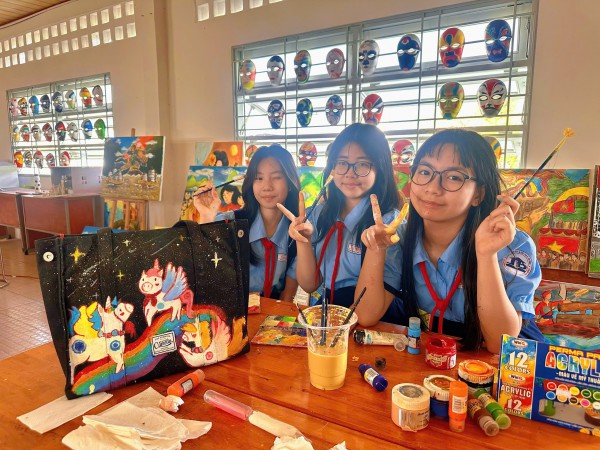 Tết Bính Ngọ: Độc đáo ngựa trong tranh của học sinh TP.HCM