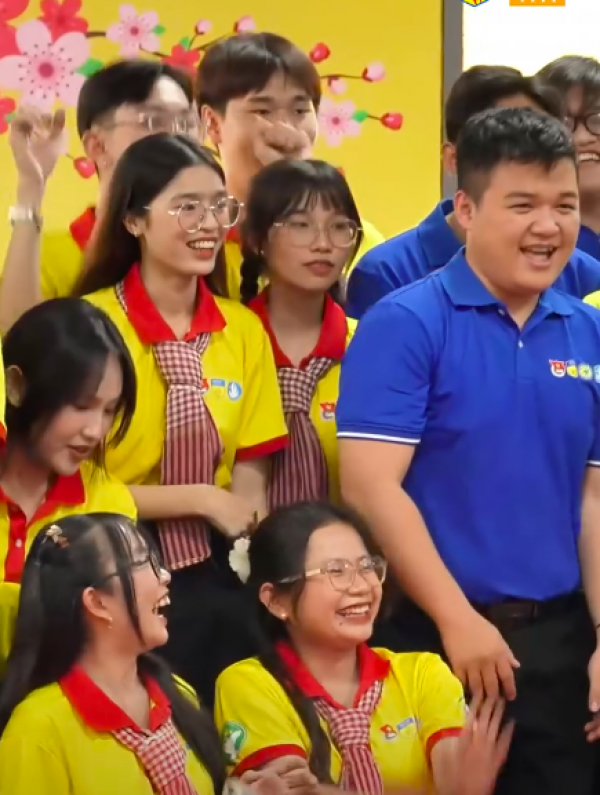 Tết 'ấm' từ nhà trường