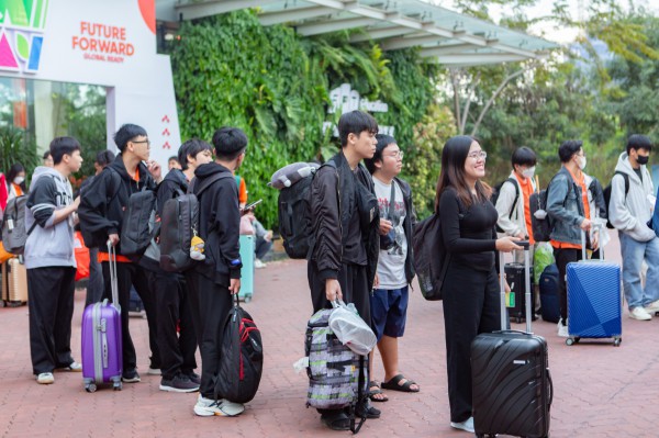 Tết 'ấm' từ nhà trường