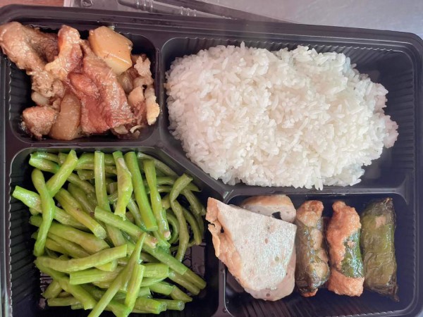 Thái Bình: Hỗ trợ thí sinh bằng những suất ăn đầy đủ dinh dưỡng