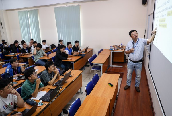 Tháo gỡ các điểm nghẽn về thể chế để đại học quốc gia phát triển Tháo gỡ các điểm nghẽn về thể chế để đại học quốc gia phát triển