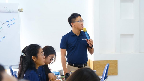 Thầy giáo đạt IELTS 9.0 tuyệt đối: Chính người thầy cũng có những người thầy