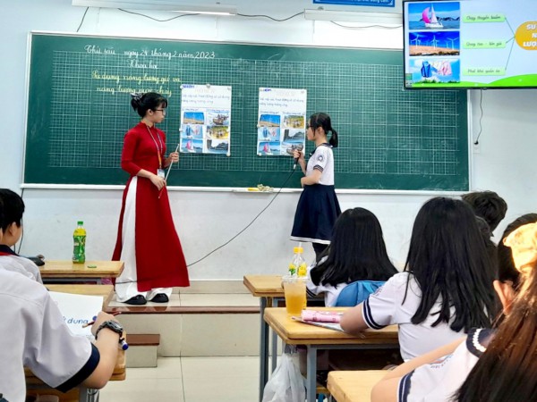 Thầy mắng học sinh 