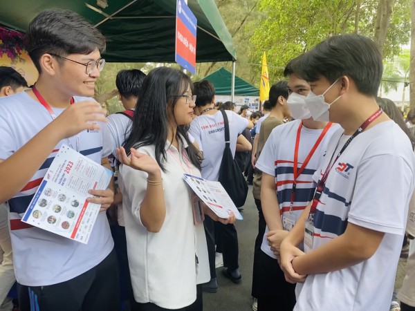 Thêm 2 trường đại học công lập thông báo điểm chuẩn xét tuyển sớm