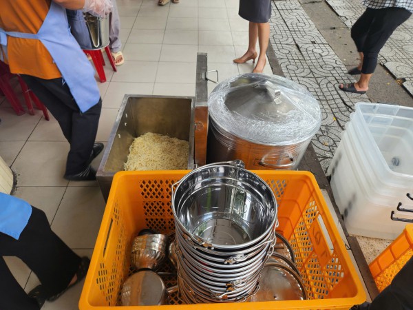 Thêm hàng ngàn học sinh TP.HCM tạm dừng ăn bán trú vì lo ngại thực phẩm Thêm hàng ngàn học sinh TP.HCM tạm dừng ăn bán trú vì lo ngại thực phẩm