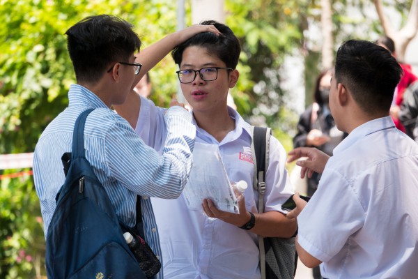 Thi đánh giá năng lực: Thí sinh rối bời vì lỗi chính tả, logarit và vua Lê Thi đánh giá năng lực: Thí sinh rối bời vì lỗi chính tả, logarit và vua Lê