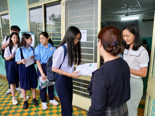 Thi lớp 10 TP.HCM: Khoảng 0,39% thí sinh vắng mặt, Sở GD-ĐT có chỉ đạo các điểm thi