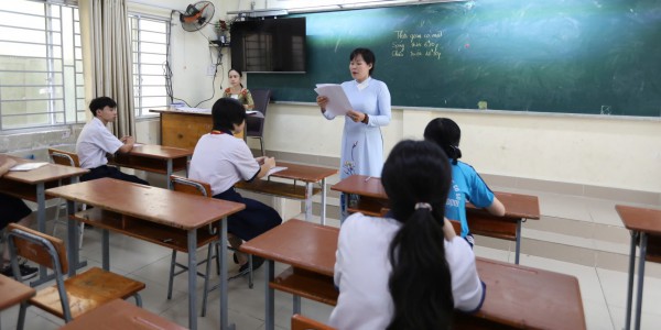 Thi lớp 10 TP.HCM: Vẫn có thí sinh sử dụng tài liệu