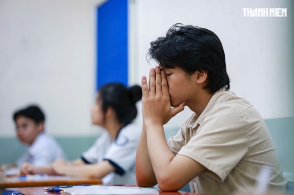 Thí sinh IELTS 7.5, SAT 1.430 than khó với đề tiếng Anh thi tốt nghiệp THPT Thí sinh IELTS 7.5, SAT 1.430 than khó với đề tiếng Anh thi tốt nghiệp THPT
