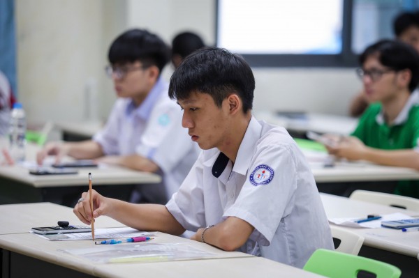 Thí sinh gần 1.000 điểm đợt 1 đoán điểm năng lực thấp hơn ở đợt 2, vì sao? Thí sinh gần 1.000 điểm đợt 1 đoán điểm năng lực thấp hơn ở đợt 2, vì sao?