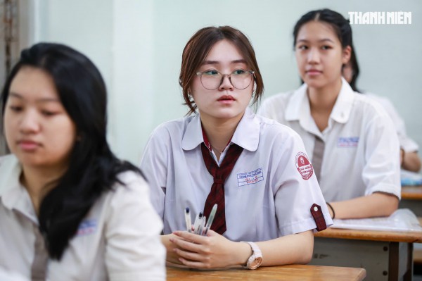 Thí sinh tự do thi tốt nghiệp THPT đông kỷ lục, một phần vì 2025 'đề khó' Thí sinh tự do thi tốt nghiệp THPT đông kỷ lục, một phần vì 2025 'đề khó'