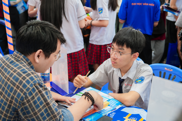 Thí sinh xét học bạ nhận học bổng đến 100% học phí toàn khóa tại Trường đại học Văn Hiến