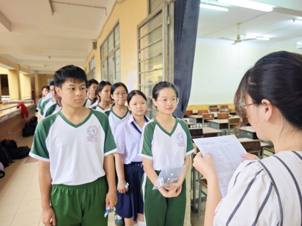 Thi tốt nghiệp THPT 2026: Quy định thí sinh cần lưu ý trong phòng thi Thi tốt nghiệp THPT 2026: Quy định thí sinh cần lưu ý trong phòng thi