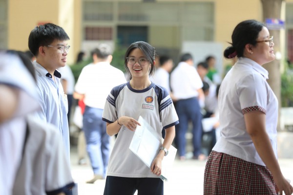 Thi tốt nghiệp THPT 2026: Xem gợi ý giải đề thi môn vật lý tại đây