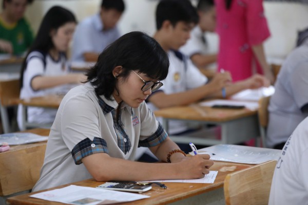 Thi tốt nghiệp THPT 2026: Đề chính thức môn lịch sử xem tại đây