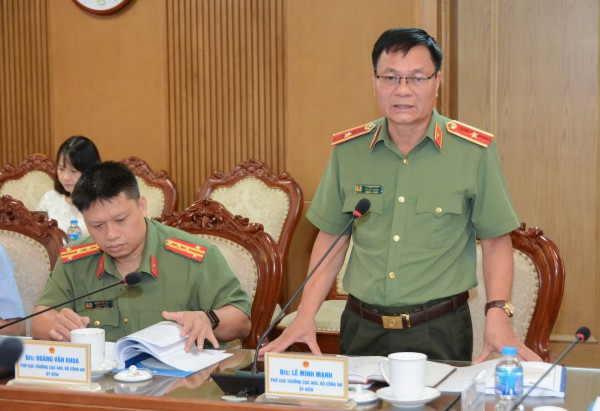 Thi tốt nghiệp THPT: Cảnh giác với gian lận thiết bị công nghệ cao Thi tốt nghiệp THPT: Cảnh giác với gian lận thiết bị công nghệ cao