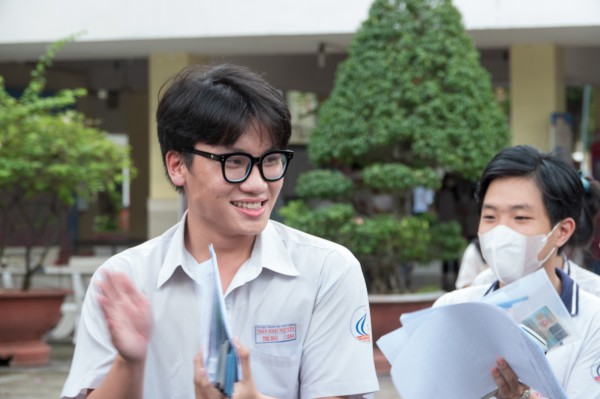 Thi tốt nghiệp THPT: Có em mất 3 phút đạt 8 điểm lý, nhưng 