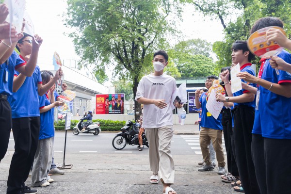 Thi tốt nghiệp THPT: Có thí sinh hôm qua quên phiếu báo dự thi, nay quên CCCD Thi tốt nghiệp THPT: Có thí sinh hôm qua quên phiếu báo dự thi, nay quên CCCD