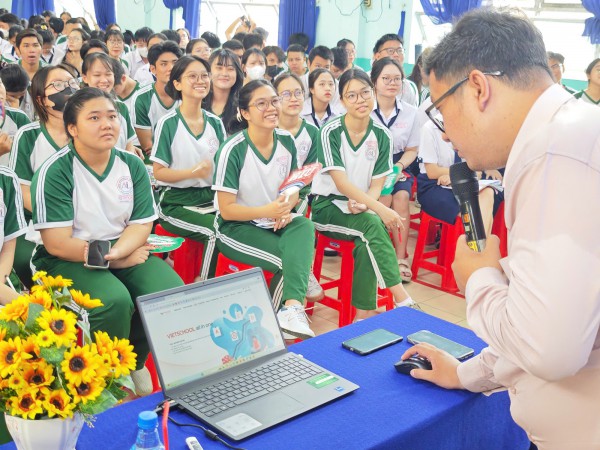 Thi tốt nghiệp THPT năm 2025: Lưu ý về môn tự chọn