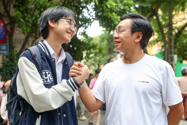 Thi vào lớp 10 ở Hà Nội: 334 thí sinh bỏ thi chuyên Thi vào lớp 10 ở Hà Nội: 334 thí sinh bỏ thi chuyên
