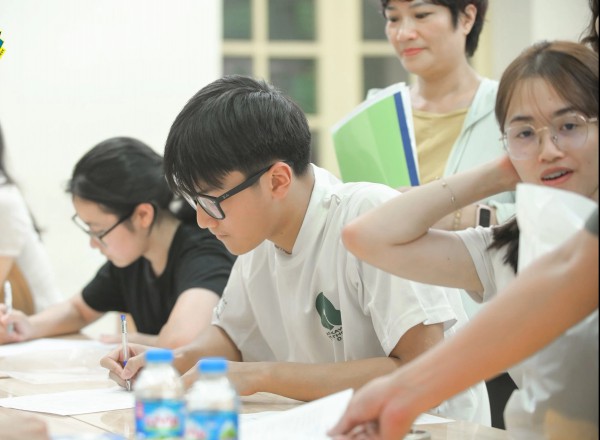 Thi vào lớp 10, phần lớn chọn môn ngoại ngữ