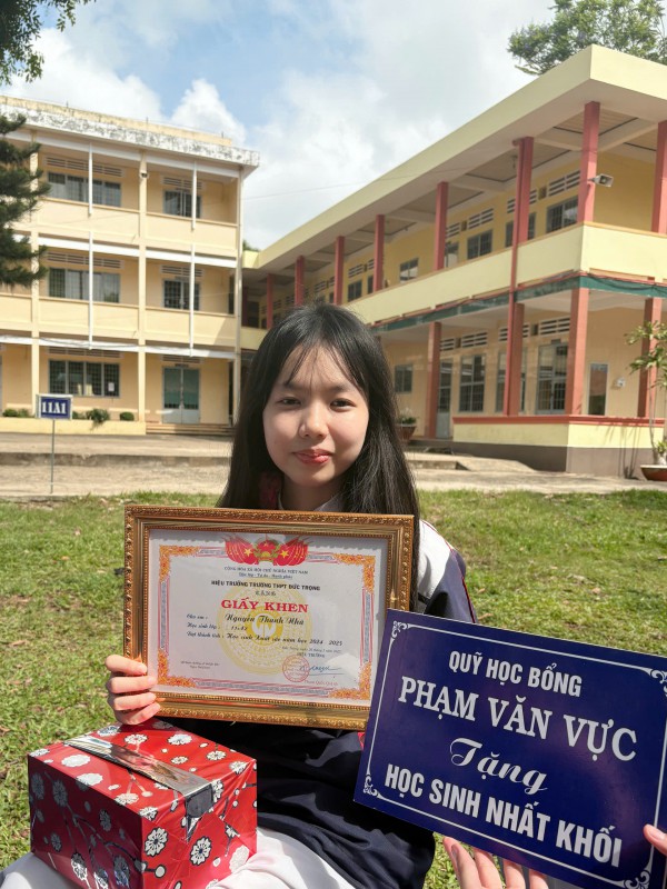 Thích luyện thi trên mạng hơn đi học thêm, vì sao? Thích luyện thi trên mạng hơn đi học thêm, vì sao?