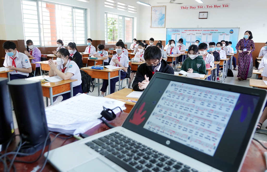 Thiếu giáo viên kéo dài: TP.HCM tìm giải pháp