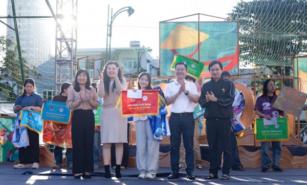 Thông điệp của một hiệu trưởng: 'Học cách biết ơn những học sinh chưa ngoan'