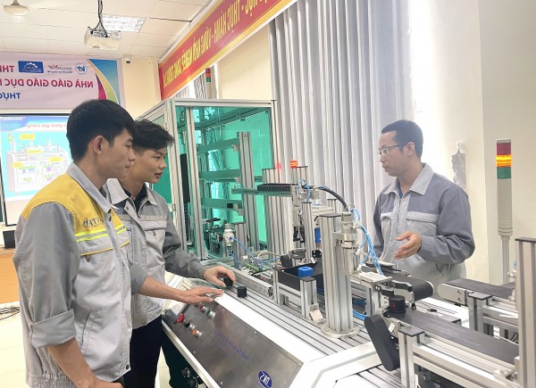 Thu hút 120.000 nghệ nhân, chuyên gia và 3.000 nhà khoa học vào trường nghề