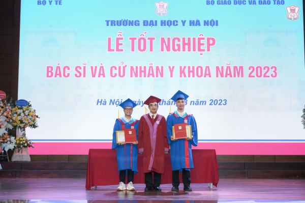 Thủ khoa cử nhân y khoa Trường ĐH Y Hà Nội với pha 