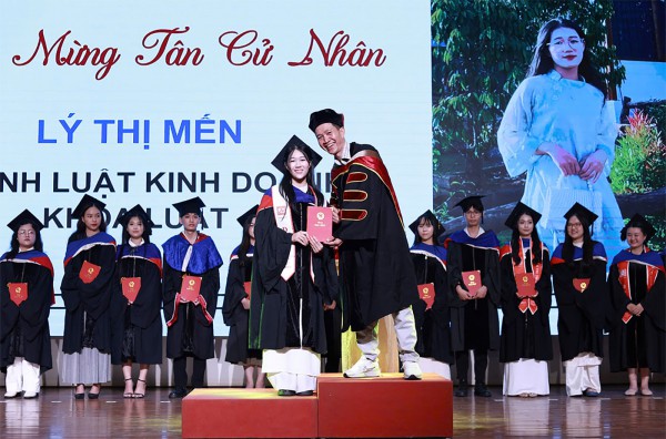 Thủ khoa đầu vào 2021 DTU và 'Giải thưởng kép' cuộc thi Hòa giải Thương mại VN 2025