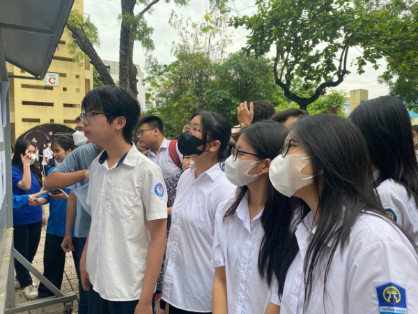 Thủ tướng yêu cầu báo cáo việc tuyển sinh vào lớp 10 tại Hà Nội