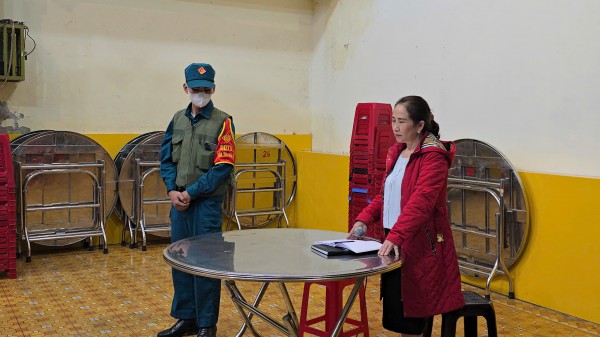 Thực phẩm bẩn vào trường học: Ai phụ trách trường khi gia hạn tạm đình chỉ hiệu trưởng?