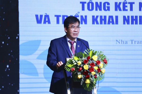 Tiến sĩ Lê Trường Sơn tiếp tục được bổ nhiệm làm Hiệu trưởng Trường ĐH Luật TP.HCM Tiến sĩ Lê Trường Sơn tiếp tục được bổ nhiệm làm Hiệu trưởng Trường ĐH Luật TP.HCM