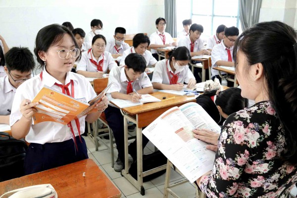 Tiếng Anh là ngôn ngữ thứ hai: Đề xuất giải pháp phù hợp với điều kiện VN