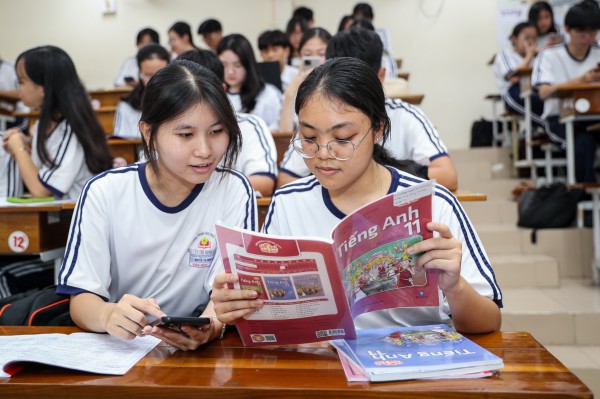 Tiếng Anh thành ngôn ngữ thứ hai trong trường học: Giáo viên là quan trọng nhất