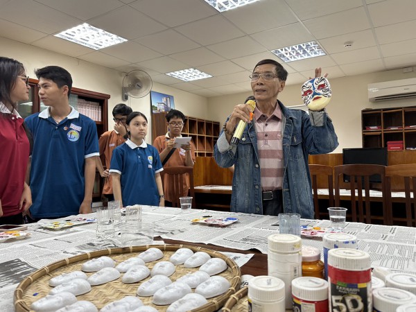 Tổ chức hoạt động ngoại khóa để học sinh trải nghiệm, tìm hiểu lịch sử