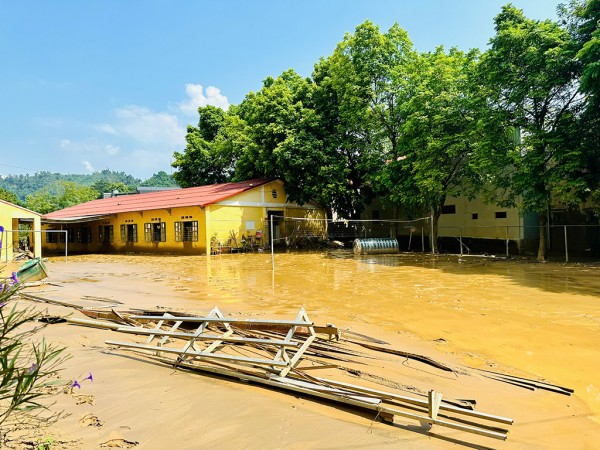 Toàn lực để học sinh trở lại trường