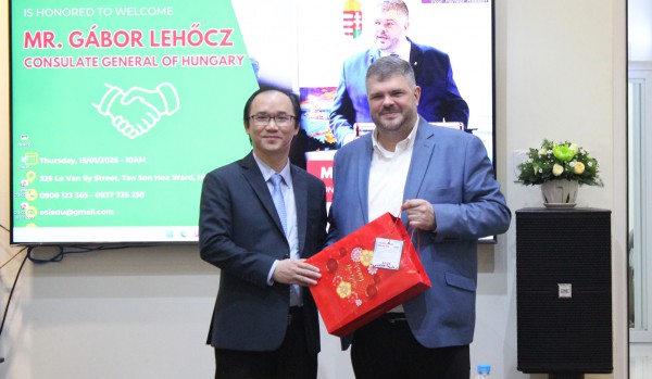Tổng lãnh sự Hungary tại TP.HCM mong thêm nhiều người Việt tới Hungary học tập, làm việc