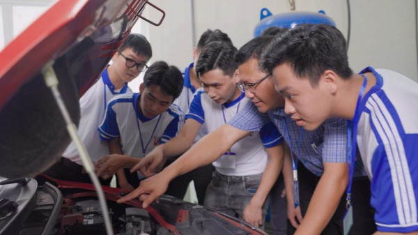 Tốt nghiệp THCS đi học nghề được hỗ trợ học phí ra sao?