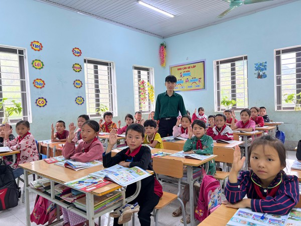 'Trái ngọt đầu mùa' từ tâm nguyện đào tạo giáo viên tiếng Anh cho Mèo Vạc