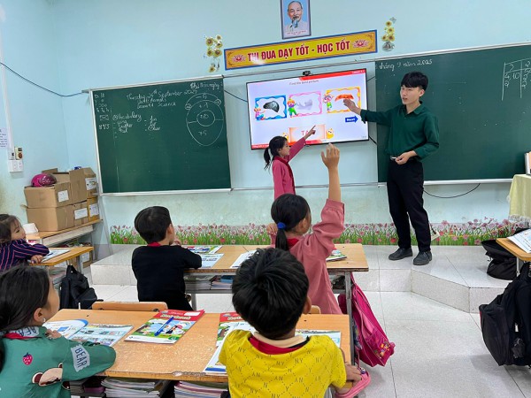 'Trái ngọt đầu mùa' từ tâm nguyện đào tạo giáo viên tiếng Anh cho Mèo Vạc
