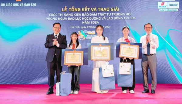 Trao giải sáng kiến phòng ngừa bạo lực học đường