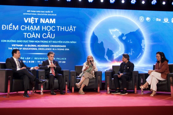 Trau dồi năng lực gì để thích nghi với trật tự thế giới mới?