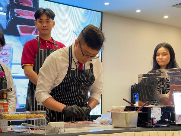 Trung học nghề: Học sinh sau lớp 9 vẫn rộng cửa liên thông đại học Trung học nghề: Học sinh sau lớp 9 vẫn rộng cửa liên thông đại học