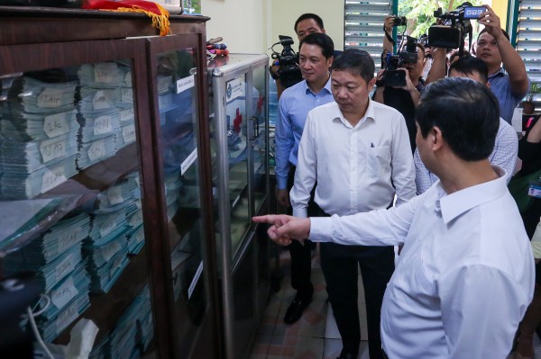 Trước ngày thi tốt nghiệp THPT, TP.HCM cảnh báo thí sinh về thiết bị gian lận
