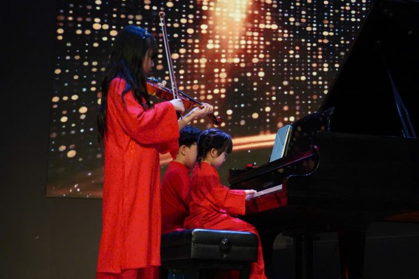 Trước tết, nhiều ngày hội nghệ thuật lấp lánh của học sinh, sinh viên TP.HCM