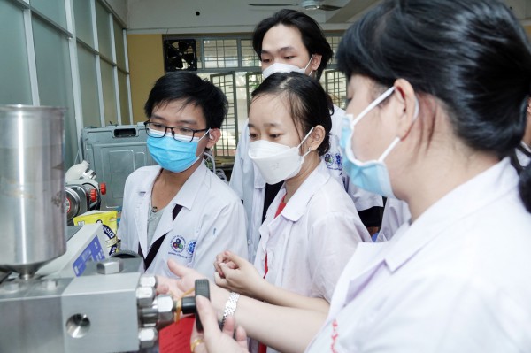 Trường ĐH Bách khoa TP.HCM công bố điểm chuẩn phương thức tuyển sinh đầu tiên Trường ĐH Bách khoa TP.HCM công bố điểm chuẩn phương thức tuyển sinh đầu tiên